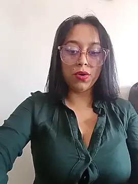 Caroline-17 from StripChat is Freechat