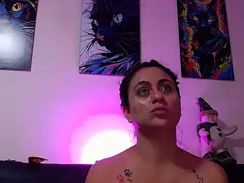 Caroline_Jons from StripChat is Freechat