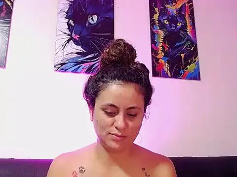 Caroline_Jons from StripChat is Freechat