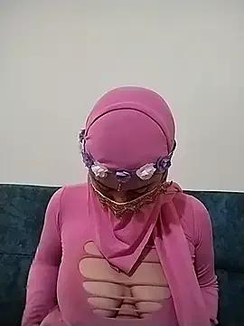 caroline_peed from StripChat is Freechat