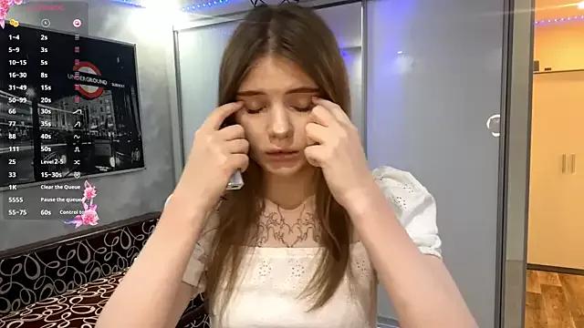 CarolinePepper from StripChat is Freechat