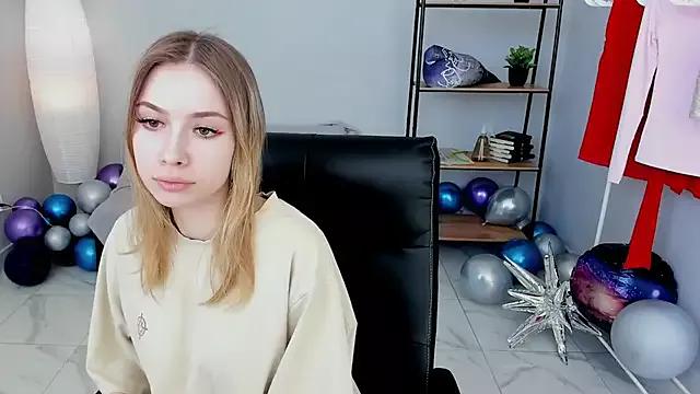 Carolyn_Newton from StripChat is Freechat