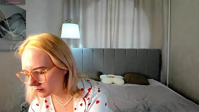 Casey_Sweeet from StripChat is Freechat