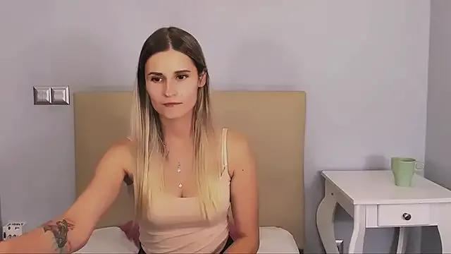 CatrinAmore from StripChat is Freechat