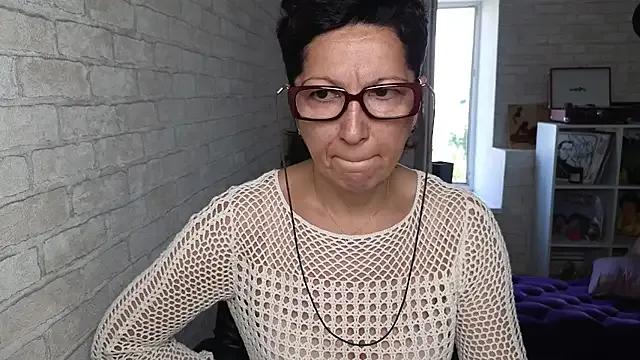 Celine_Queen from StripChat is Freechat