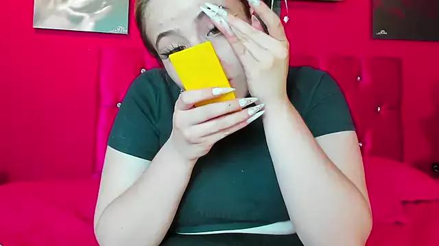 channell_whitee from StripChat is Freechat