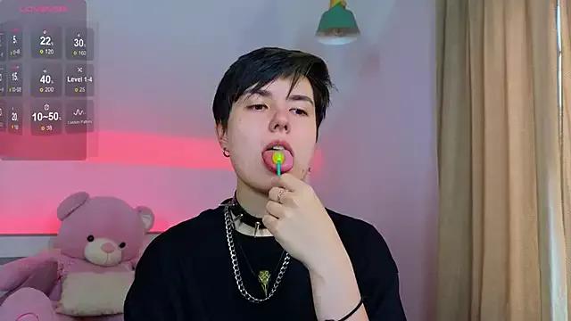 CharlieeAdams from StripChat is Freechat