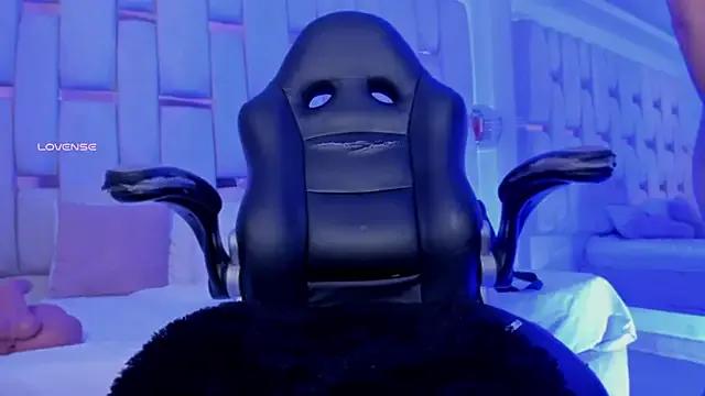 charlotte_line from StripChat is Freechat