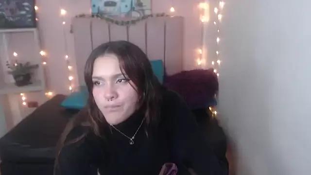 Charlotte_Ross from StripChat is Freechat