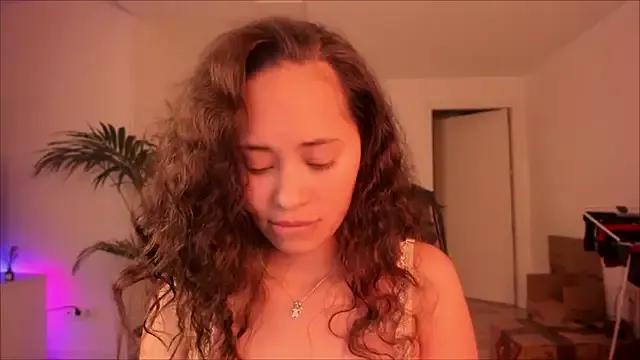 charlottehamilton from StripChat is Freechat