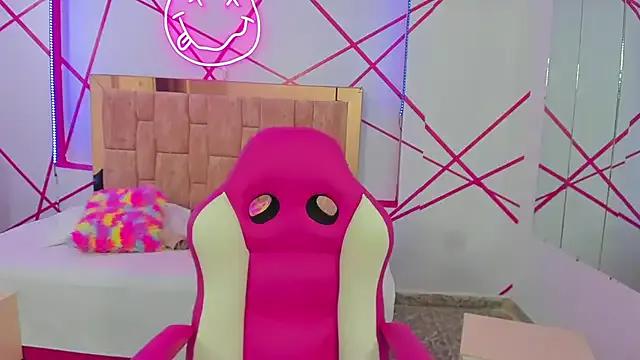 charlotthe_ee from StripChat is Freechat