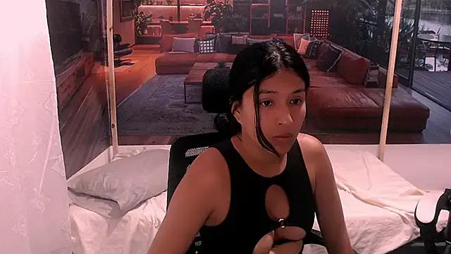 Charly_and_laura from StripChat is Freechat