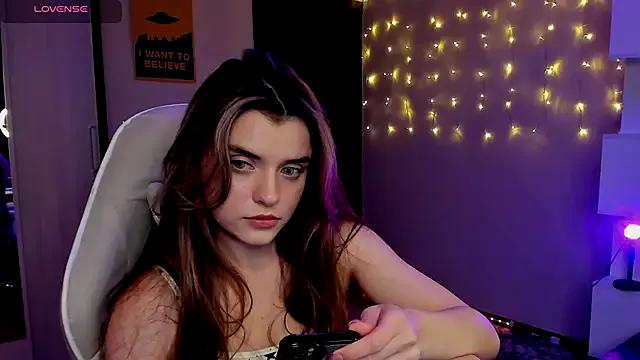 CharmingVixen from StripChat is Freechat