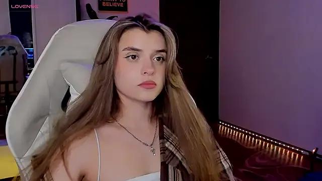 CharmingVixen from StripChat is Freechat