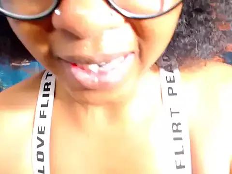 Cherrybootyjoy from StripChat is Freechat