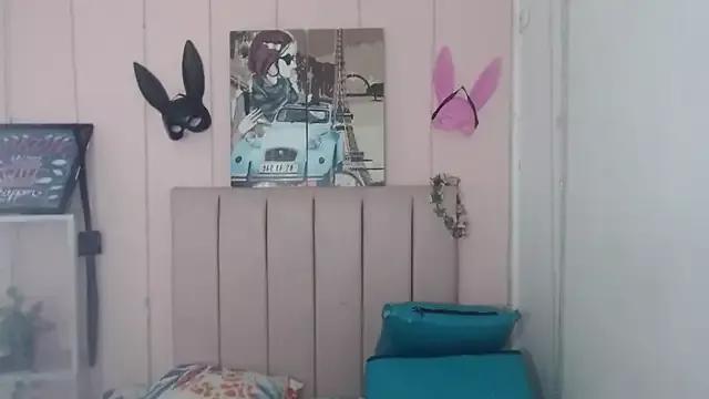 Chey_Cruz from StripChat is Freechat