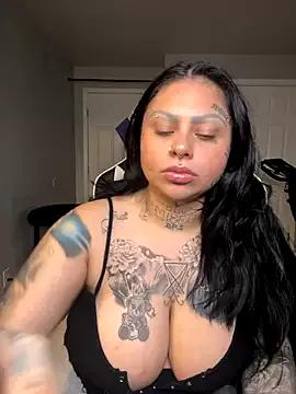 chicanachic13 on StripChat 