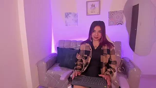 chloe_colliins from StripChat is Freechat