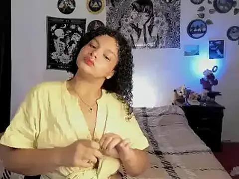 chloe_kisses from StripChat is Freechat