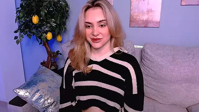 Chloe_Ravens from StripChat is Freechat