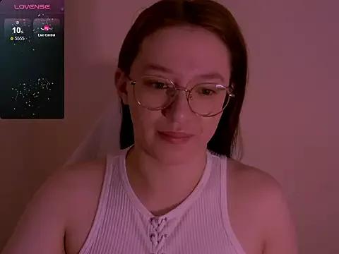 Chloe_strip from StripChat is Freechat