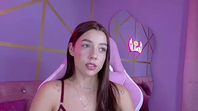 Chloegi__ from StripChat is Freechat