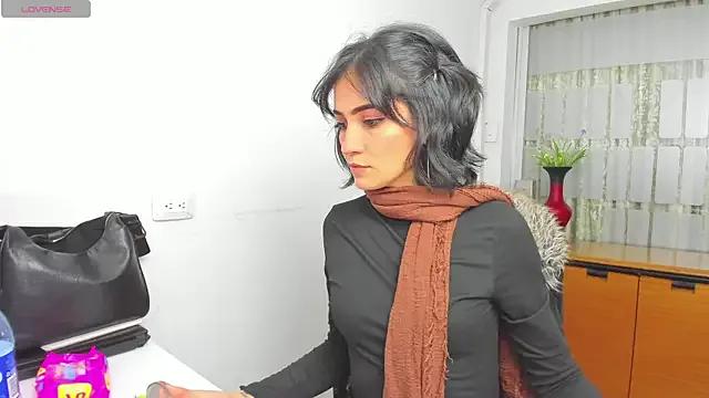 chloehanna from StripChat is Freechat