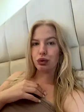 Chloemillerrxx from StripChat is Freechat