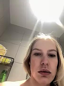 Chloemillerrxx_ from StripChat is Freechat