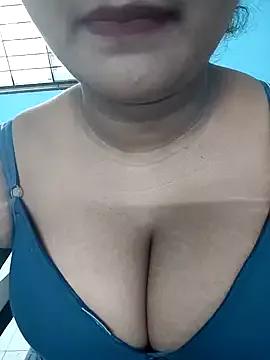 Chubbygirl_2 from StripChat is Freechat