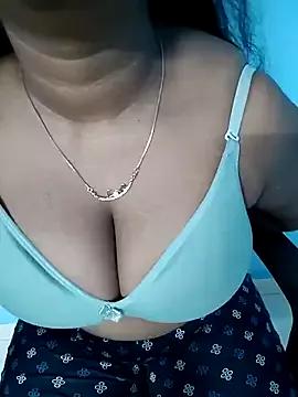 Chubbygirl_2 from StripChat is Freechat
