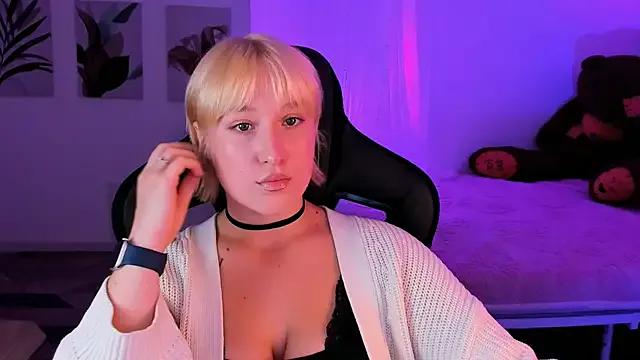 CinBellamy from StripChat is Freechat
