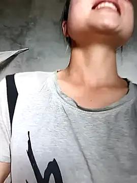 clara-cute from StripChat is Freechat