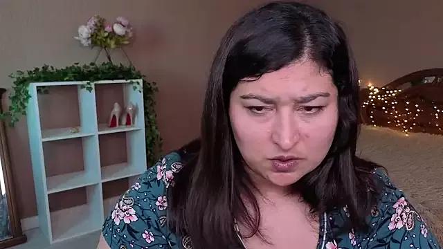 Clara_Crystal from StripChat is Freechat
