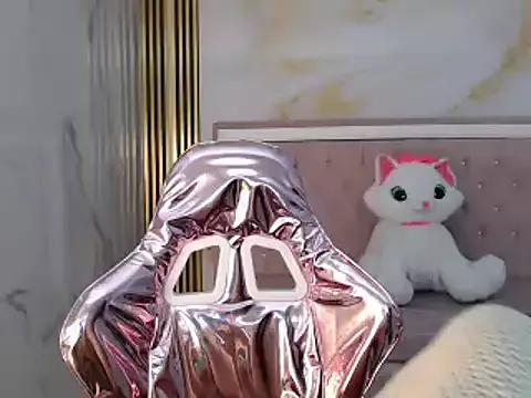 clara_evanss_s from StripChat is Freechat