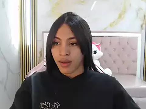 clara_evanss_s from StripChat is Freechat