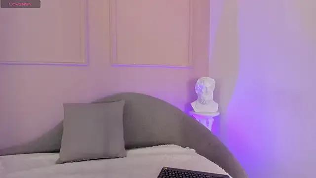 cleo_johnson from StripChat is Freechat