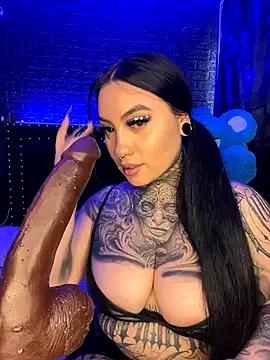 CloeeBeckam from StripChat is Freechat