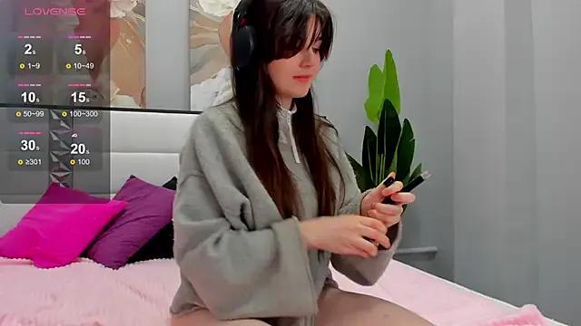 CloveDia from StripChat is Freechat
