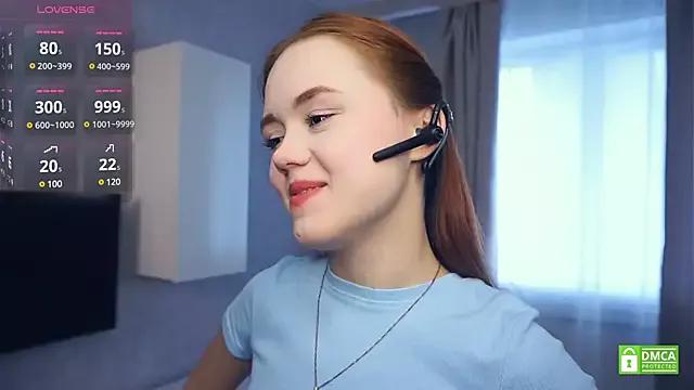 CloverDrews from StripChat is Freechat