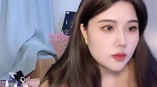CoCo-MM from StripChat