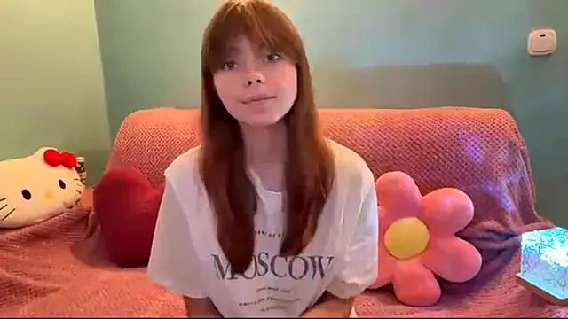 CoralinaEastoy from StripChat is Freechat