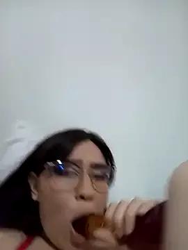 CoralSmit from StripChat is Freechat