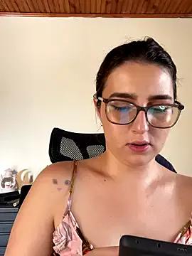 CoraVibes from StripChat is Freechat