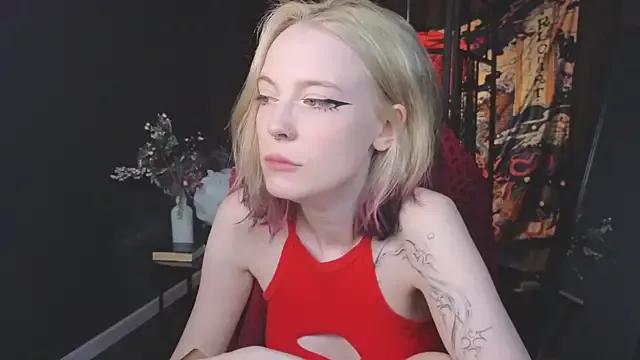 Crackling_Tatii from StripChat is Freechat