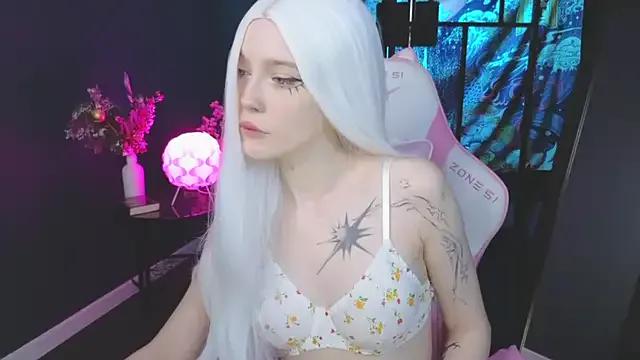 Crackling_Tatii from StripChat