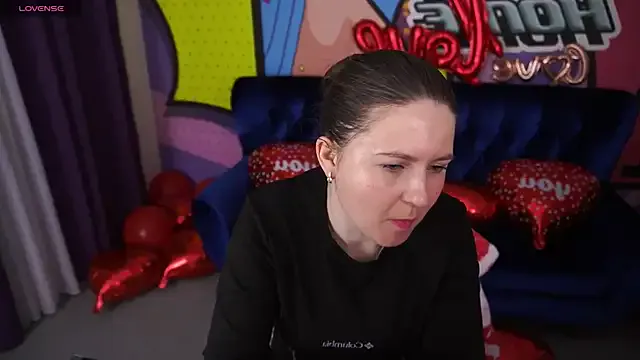 CraveeDoll from StripChat is Freechat