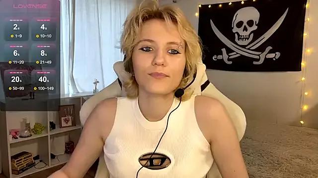 crazy_cutie from StripChat is Freechat