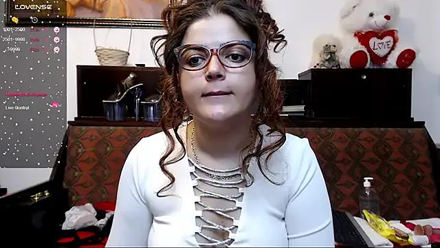 Crazzy_pussy from StripChat is Freechat