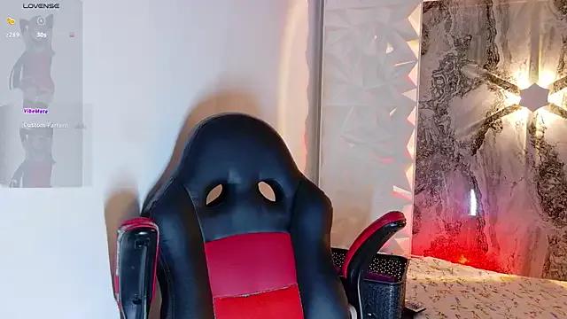 Criiis_laurens from StripChat is Freechat